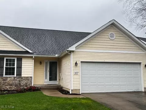989 Cottage Gate Dr, Kent, OH 44240