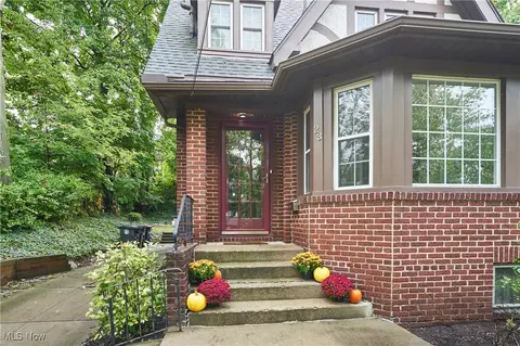 23 Borton Ave, Akron, OH 44302 photo 3