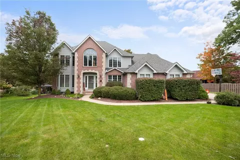 11190 Bristol Ct, North Royalton, OH 44133