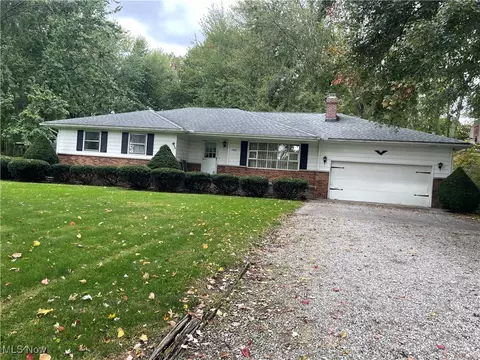 7815 Cemetery Rd, Vermilion, OH 44089