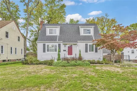 232 Fair St, Berea, OH 44017 photo 2