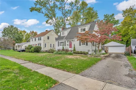 232 Fair St, Berea, OH 44017 photo 4