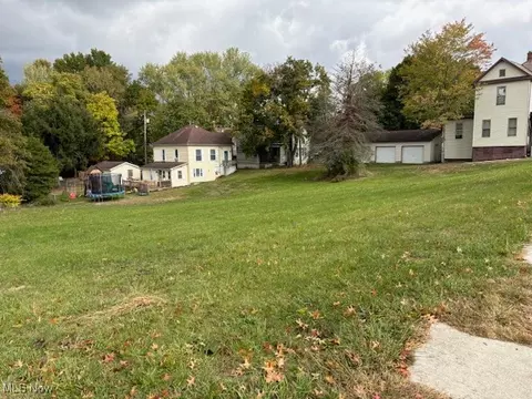 1203-1205 1207 Gomber Ave, Cambridge, OH 43725