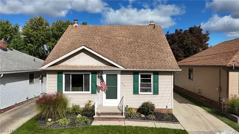 800 Orchardview Ave, Seven Hills, OH 44131