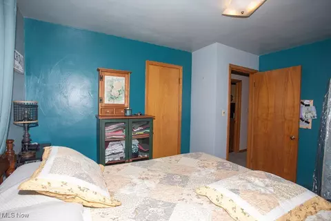 Bedroom - 547 Sexton St, Struthers, OH 44471 photo 2 of 4