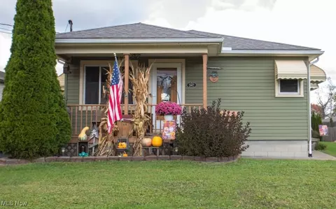 547 Sexton St, Struthers, OH 44471