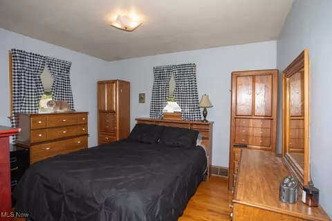 Bedroom - 547 Sexton St, Struthers, OH 44471 photo 3 of 4