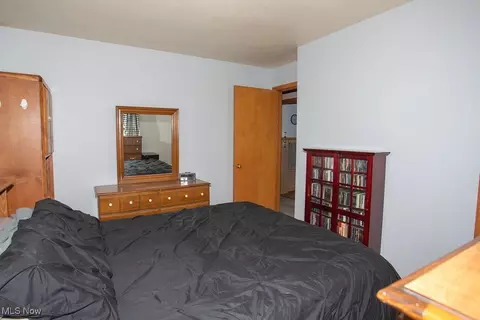 Bedroom - 547 Sexton St, Struthers, OH 44471 photo 4 of 4
