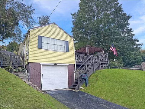 860 Carolina Ave, Chester, WV 26034