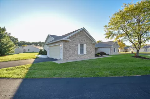 8230 Maramont Dr #A, Boardman, OH 44512 photo 2