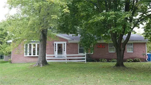 1024 W Liberty St, Hubbard, OH 44425