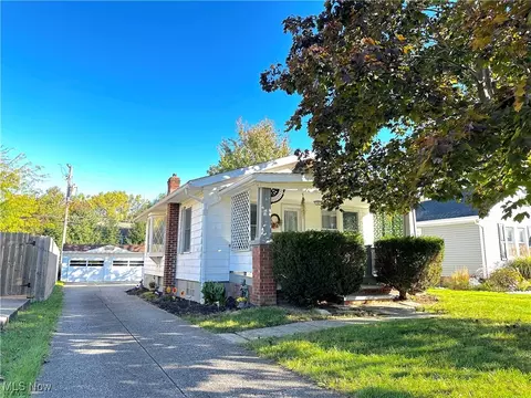 8302 Chesterfield Ave, Cleveland, OH 44129