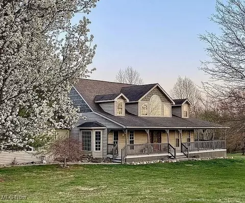 57 Raymond St, Washington, WV 26181