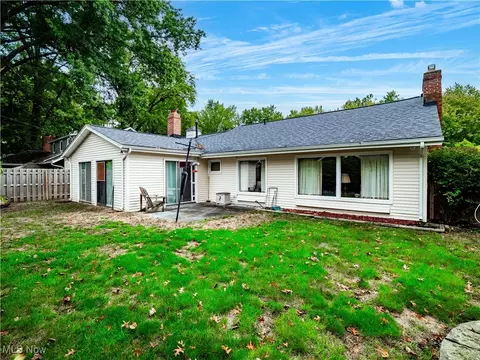 236 Wayne Dr, Berea, OH 44017 photo 28