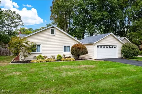 236 Wayne Dr, Berea, OH 44017