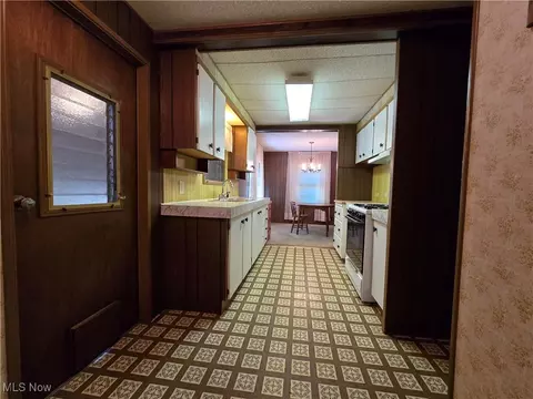 2424 Harbor Ave, Ashtabula, OH 44004 photo 12