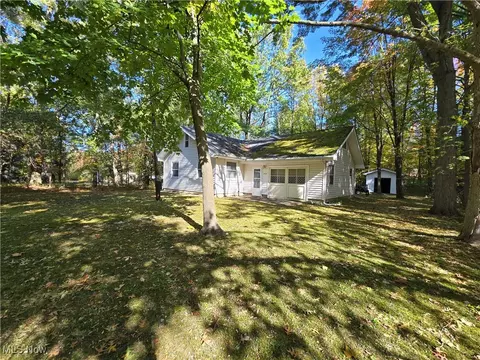 2424 Harbor Ave, Ashtabula, OH 44004 photo 3