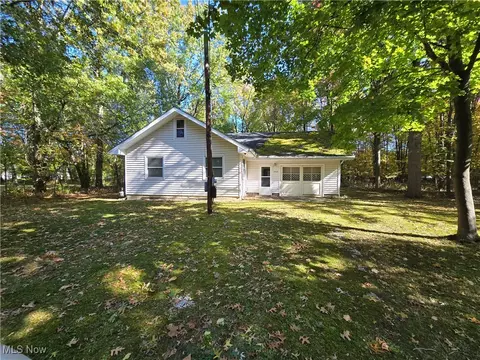 2424 Harbor Ave, Ashtabula, OH 44004 photo 2
