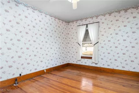 Bedroom - 120 Charles Ct, Elyria, OH 44035 photo 6 of 10