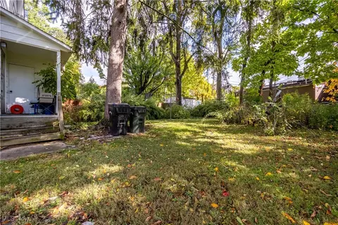 Exterior - 120 Charles Ct, Elyria, OH 44035 photo 3 of 6