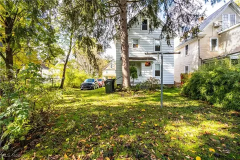 Exterior - 120 Charles Ct, Elyria, OH 44035 photo 6 of 6