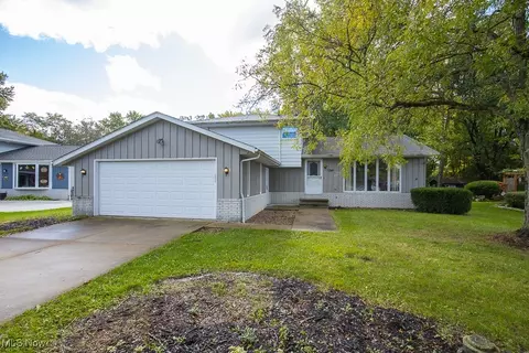 4768 Cottonwood Ln, Brunswick, OH 44212