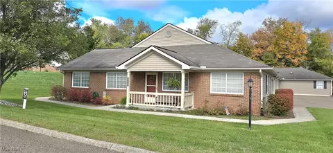 3728 Colony Hill Dr, Zanesville, OH 43701
