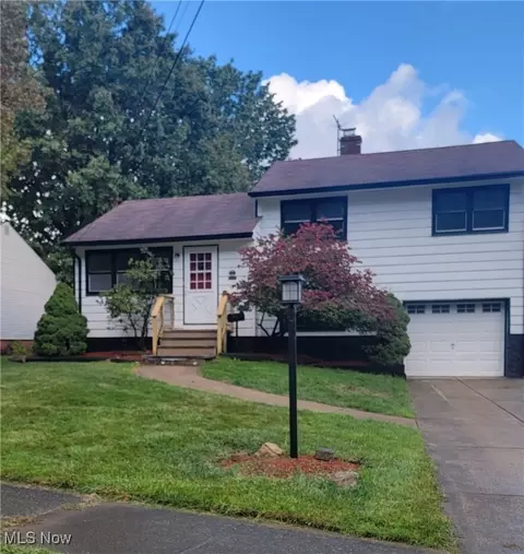 11217 Stoneham Rd, Parma Heights, OH 44130