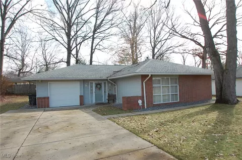 4135 Arden Blvd, Youngstown, OH 44511
