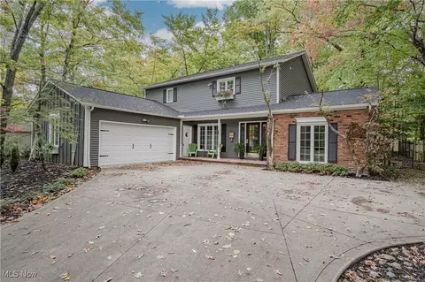 3959 Beechmont Trl, Orange, OH 44122