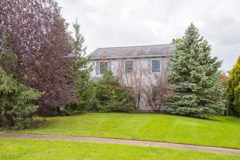 830 Beacon St, Brunswick, OH 44212