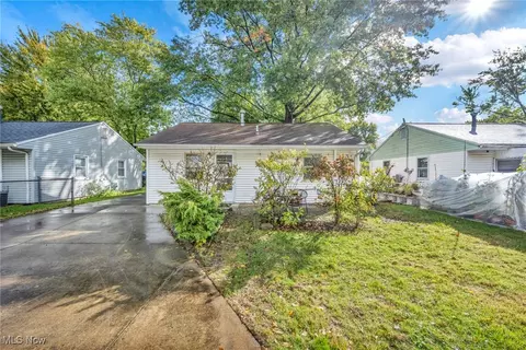 Exterior - 520 Wesley Ave, Elyria, OH 44035 photo 11 of 11