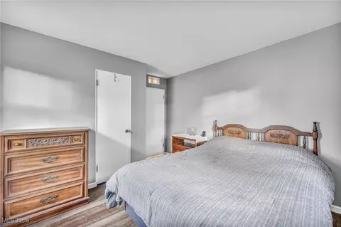 Bedroom - 520 Wesley Ave, Elyria, OH 44035 photo 2 of 4