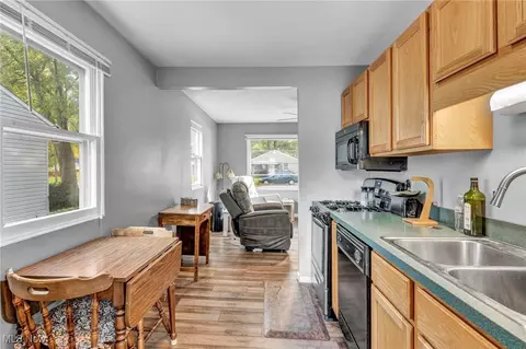 Kitchen - 520 Wesley Ave, Elyria, OH 44035 photo 2 of 3