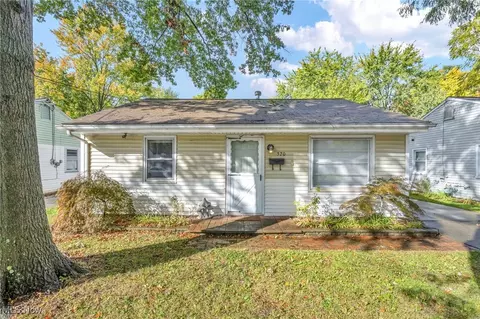 520 Wesley Ave, Elyria, OH 44035