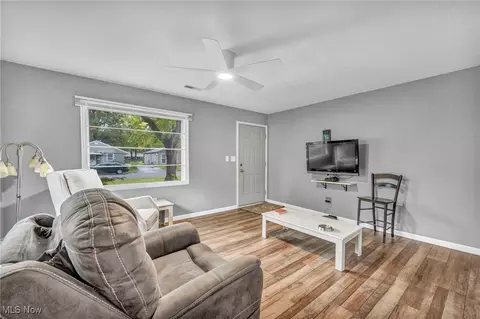 Living - 520 Wesley Ave, Elyria, OH 44035 photo 1 of 3