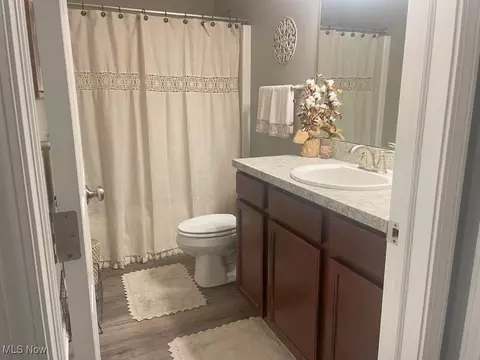 203 Gerhart, Elyria, OH 44035 photo 9