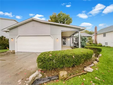 187 Hemlock Dr, Elyria, OH 44035