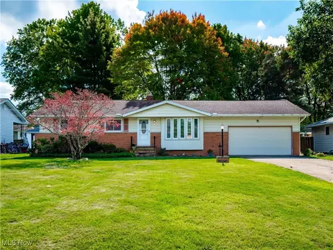18341 Bonnie Ln, Strongsville, OH 44136