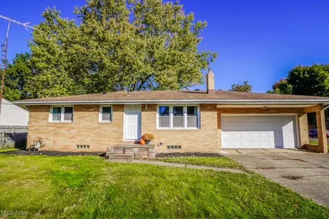 3619 35th St NE, Canton, OH 44705