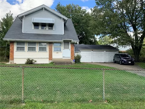 1827 29th St NW, Canton, OH 44709