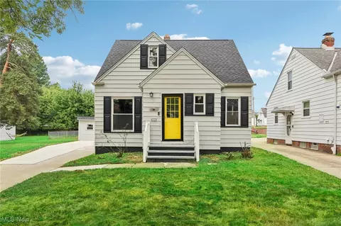 5158 Erwin St, Maple Heights, OH 44137