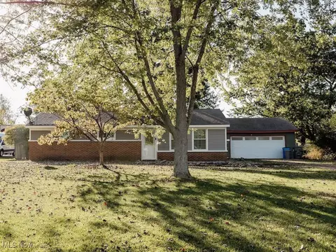 9295 Dorothy Dr, Streetsboro, OH 44241