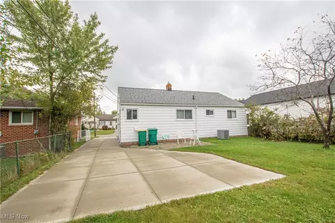 15501 Greendale Rd, Maple Heights, OH 44137 photo 23