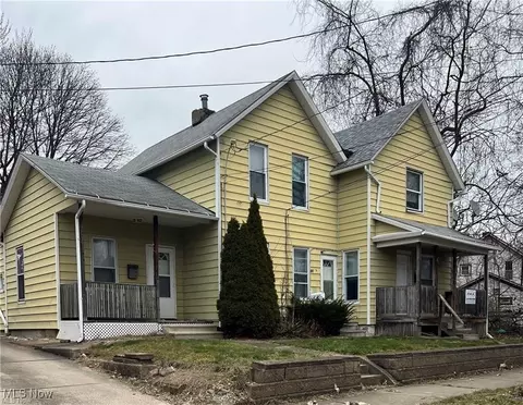 317 Torrey St, Akron, OH 44304
