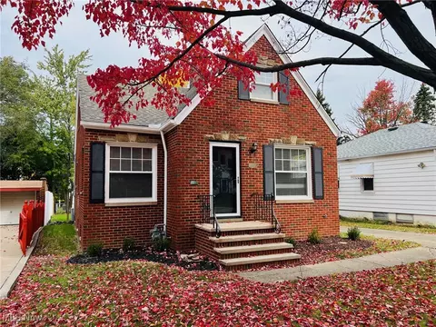 10112 Chesterfield Dr, Parma Heights, OH 44130