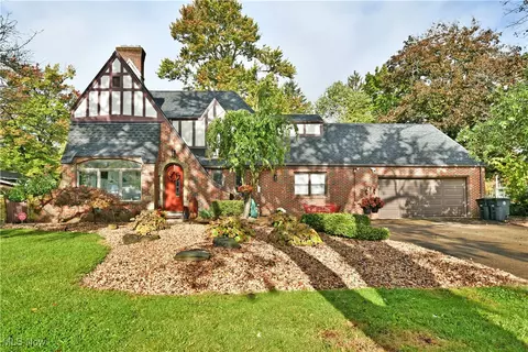 519 Butler Rd NE, Warren, OH 44483