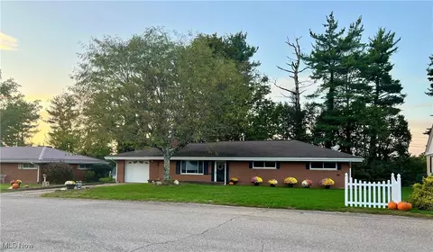 116 Hillcrest Dr, Woodsfield, OH 43793