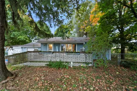 1090 Plymouth Ridge Rd, Ashtabula, OH 44004