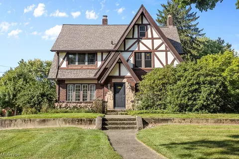 3483 Greenwich Rd, Norton, OH 44203